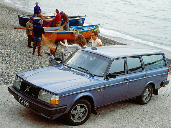 wired-wagons-volvo-240-turbo